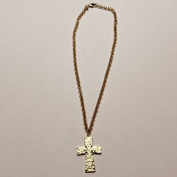 14k White Gold Pendant Lusso Necklace. SKU: NK2211W45JJ  Cross Pendant Necklace S1011